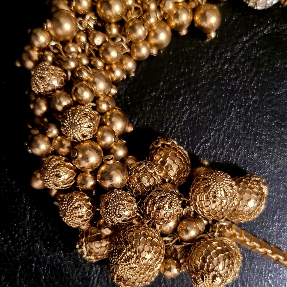 Elegant Gold Statement Necklace